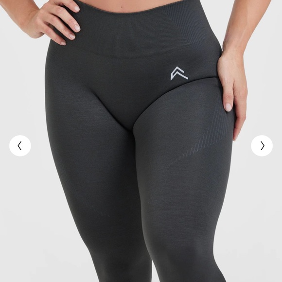 Classic 2.0 Seamless Leggings in Coal - Picture 4 of 9